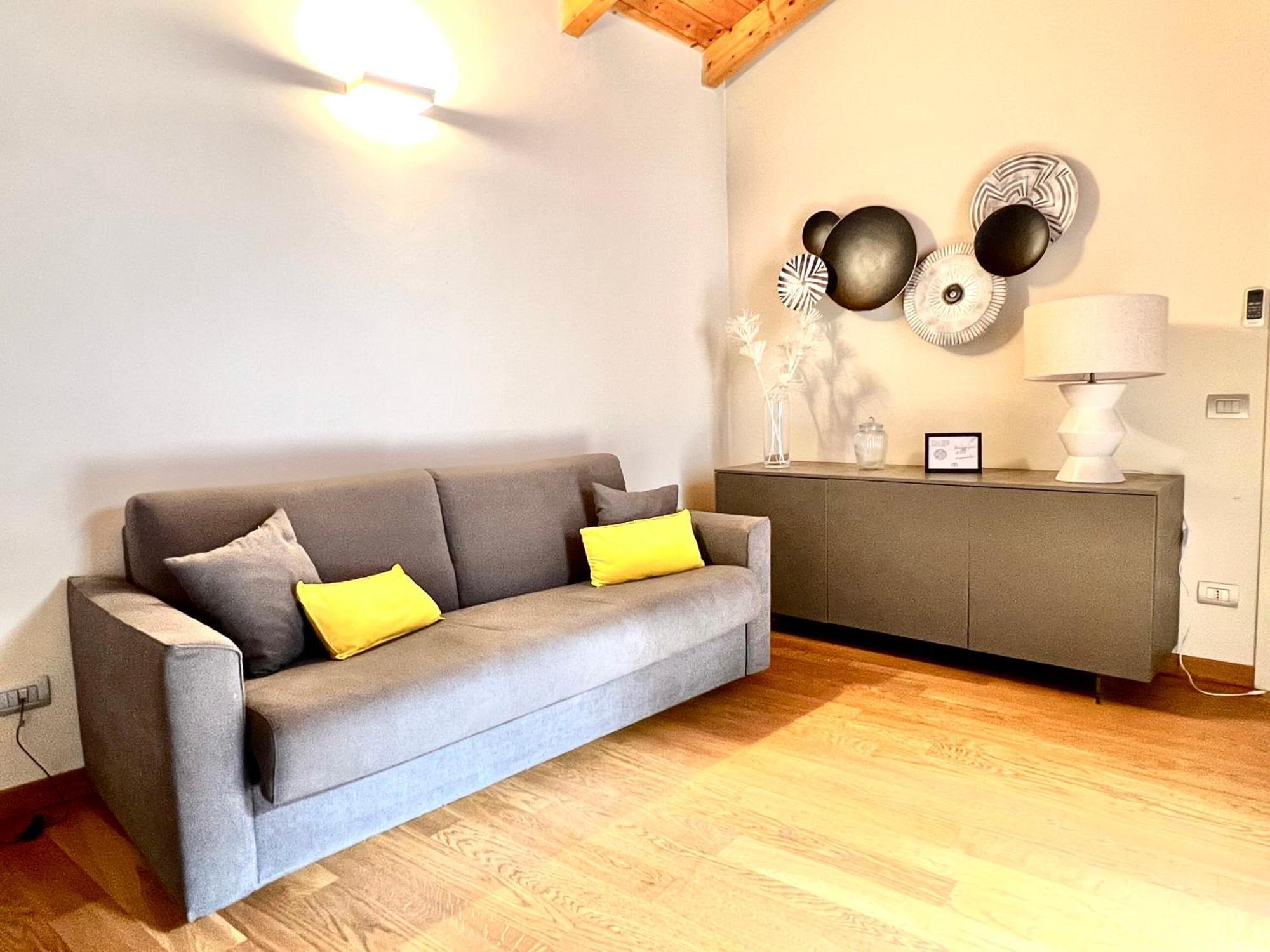 Comecasa Cavour Apartment Asti Exterior foto