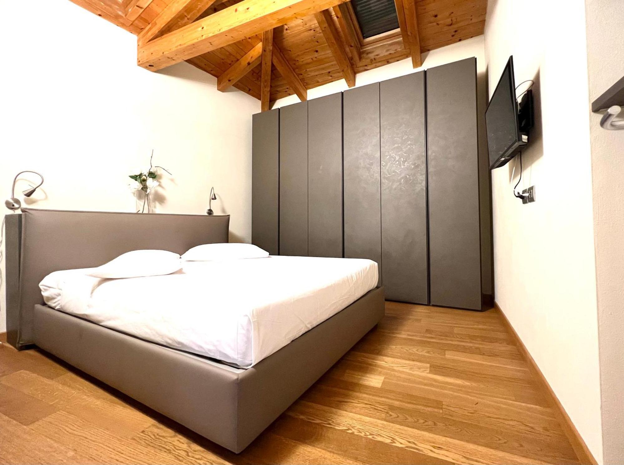 Comecasa Cavour Apartment Asti Exterior foto